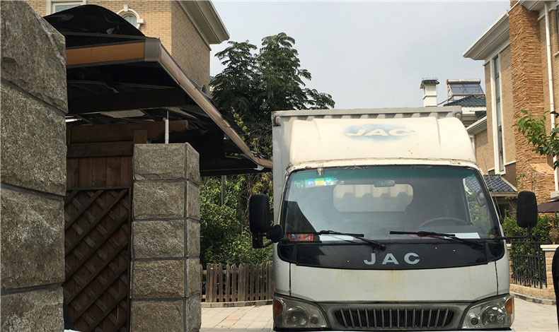 至尊卡爾自然風(fēng)車棚與箱貨碰撞會怎么？