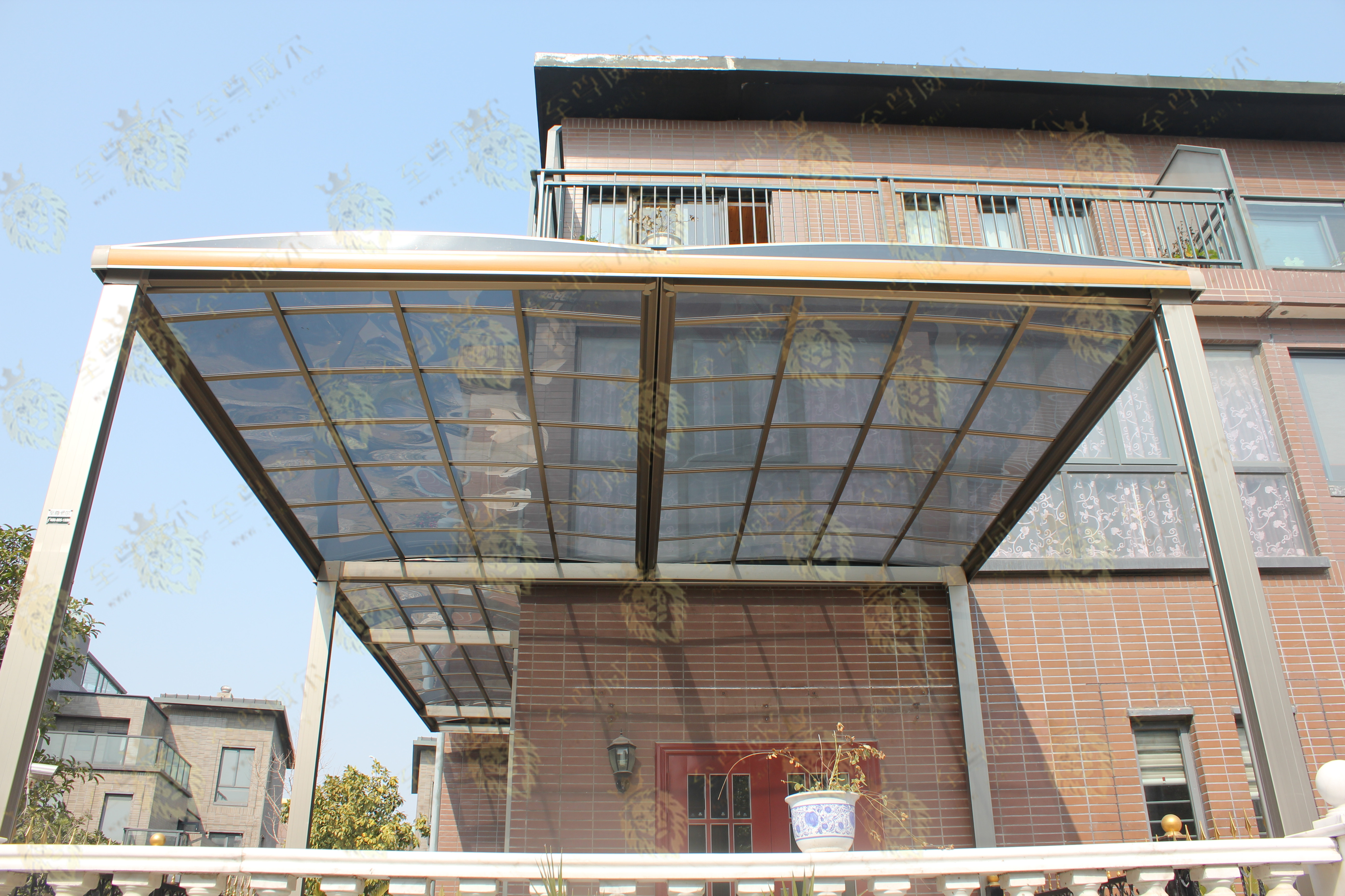 還在想用什么材質(zhì)的雨棚好？用過這種材質(zhì)的都說好