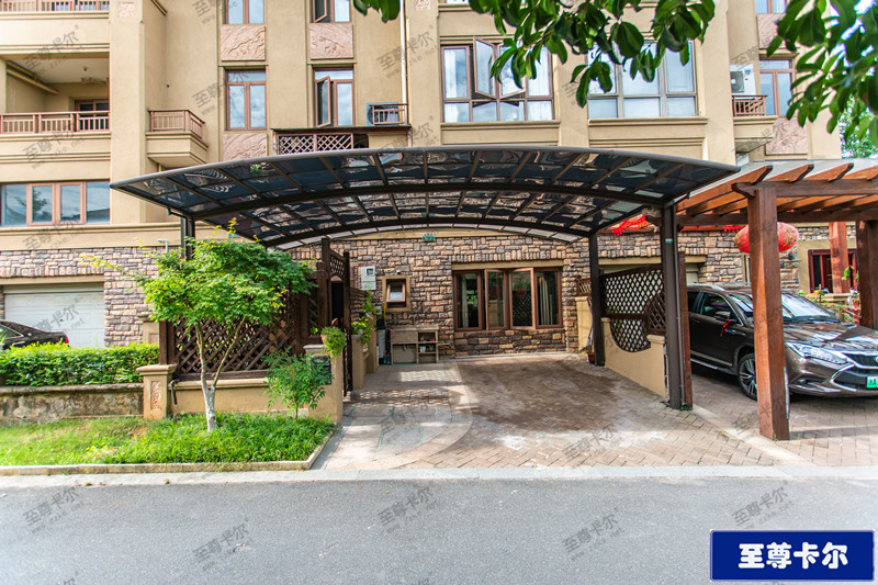 搭建車(chē)棚，用這種材質(zhì)好