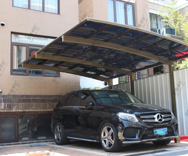 夏天遮陽(yáng)車(chē)棚選什么材質(zhì)好？這篇文章告訴你答案