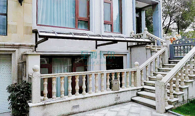 觀賞效果相同的情況下，選耐力板雨棚還是玻璃雨棚？哪個更好？