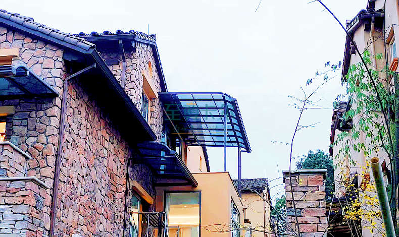 搭建一次質保20年，什么樣的耐力板雨棚能讓人這么省心？