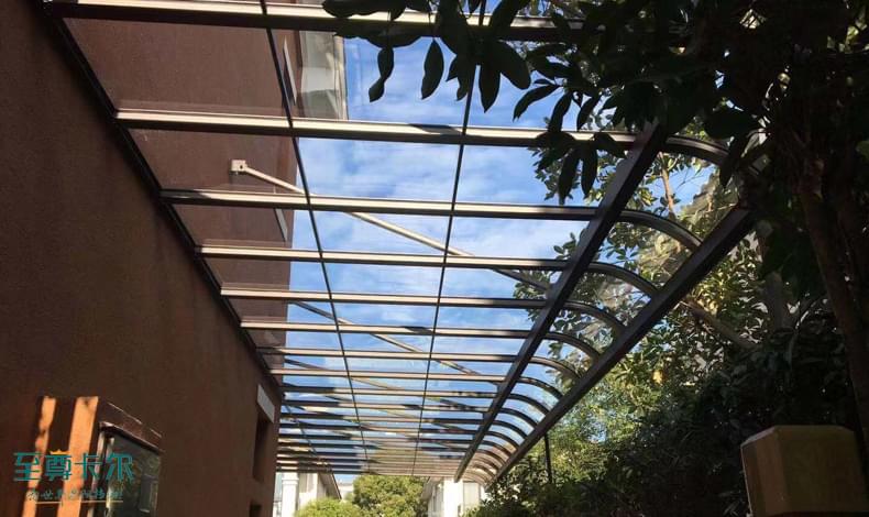 上門(mén)定做雨棚多少錢(qián)一平方米？